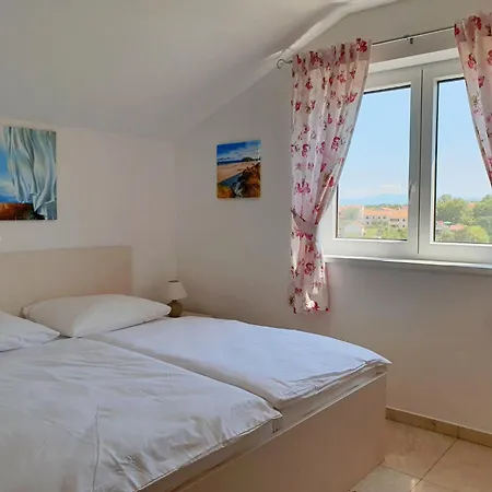 For Families With Children Silo, Krk - 18685 Apartmán Šilo