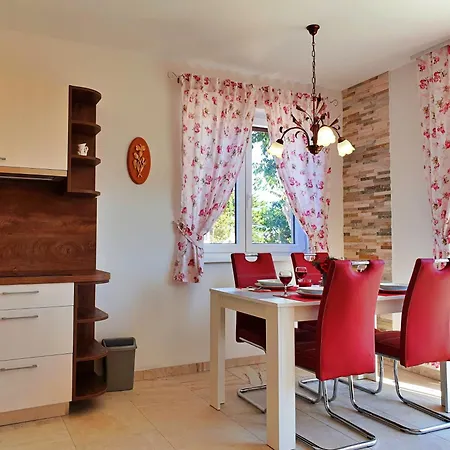 For Families With Children Silo, Krk - 18685 Apartman *