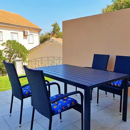 For Families With Children Silo, Krk - 18685 Apartmán Šilo